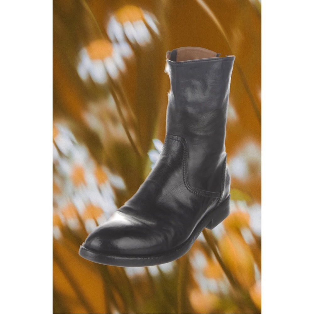 Officine Creative Black and Blue Leather Boots